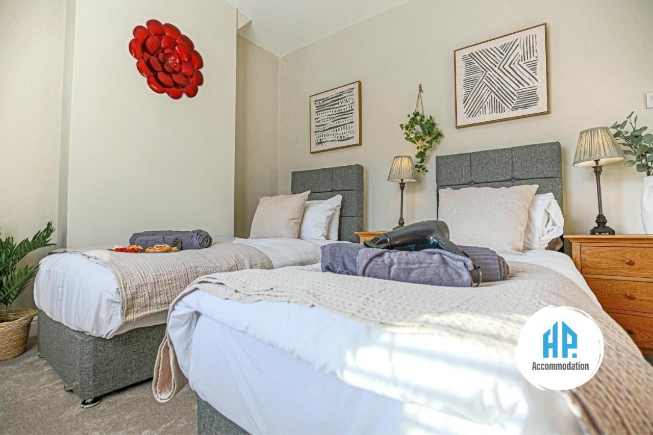 Host & - Newington Road Apartment
