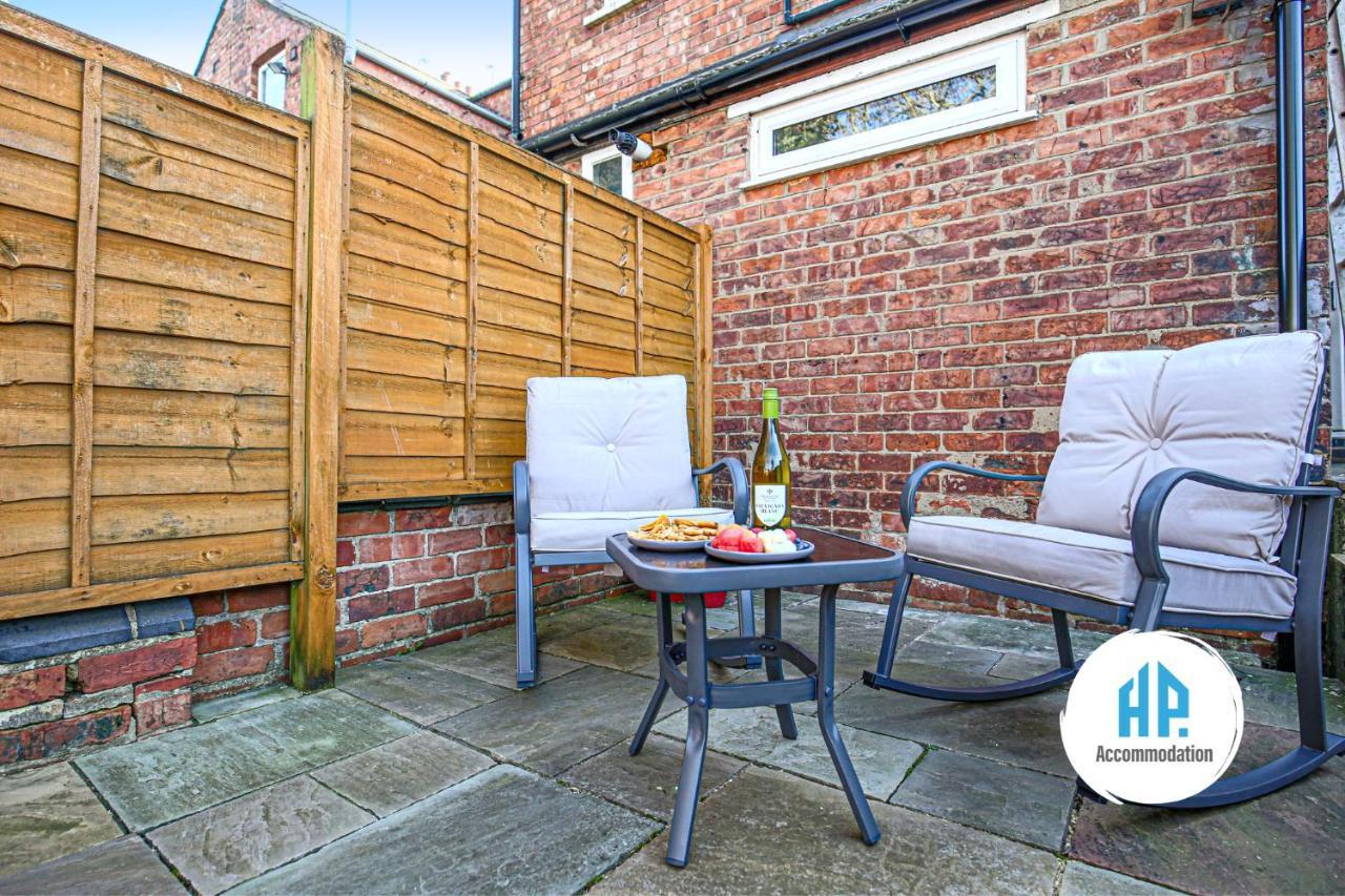 Host & - Newington Road * Northampton