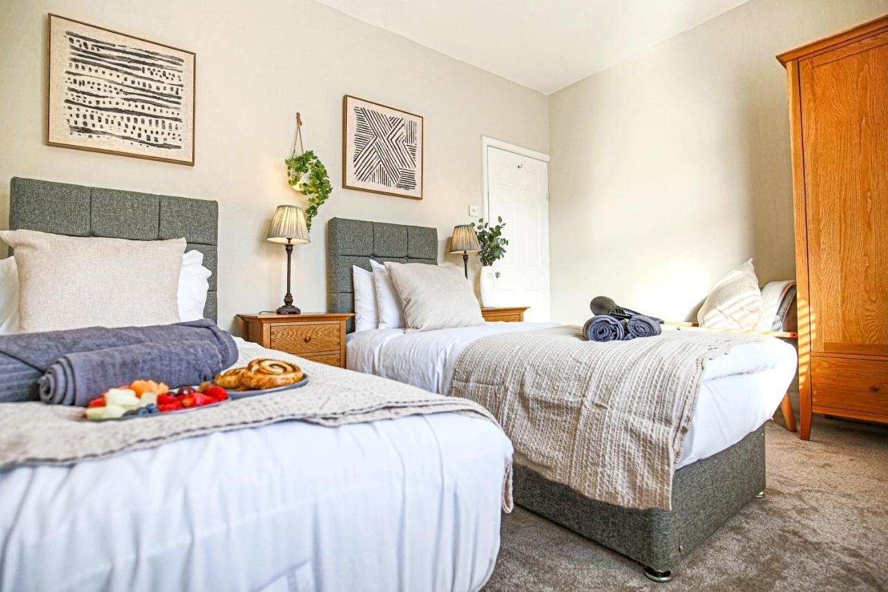 Host & - Newington Road * Northampton