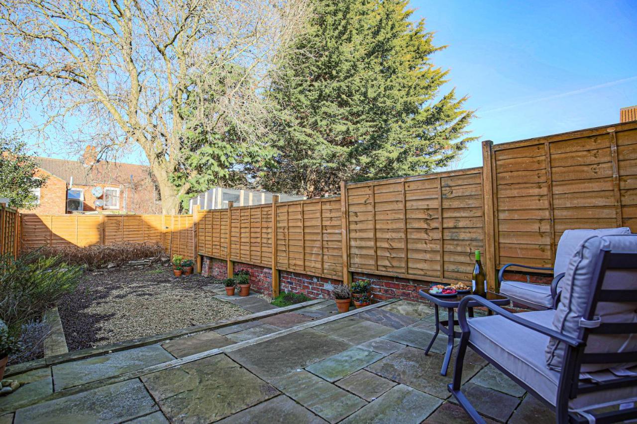 Apartment Host & - Newington Road